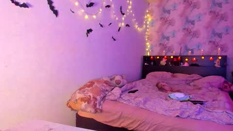 tits_your_dreams online show from 10-11-25, 11:58