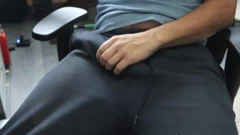 Snapshot of toarte chatting on 10-18-25, 01:23 toarte online show from 10-18-25, 01:23