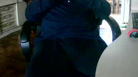 Snapshot of tobikoyuzu chatting on 12-21-25, 12:56 Tobiko online show from 12-21-25, 12:56