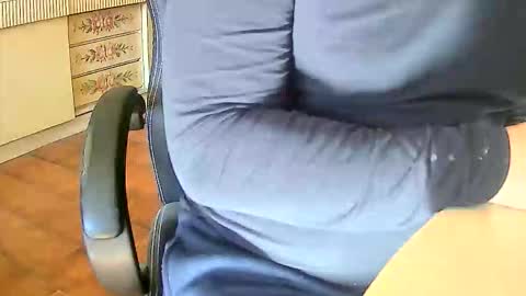 Snapshot of tobikoyuzu chatting on 01-19-26, 02:10 Tobiko online show from 01-19-26, 02:10