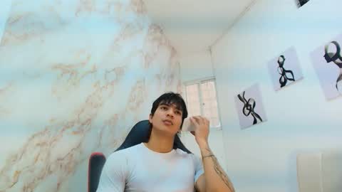 toji lee online show from 12-14-25, 08:24