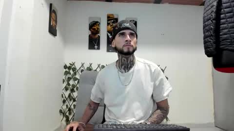 Snapshot of tokio_master chatting on 10-18-25, 04:04 Tokyo Master online show from 10-18-25, 04:04