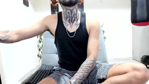 Snapshot of tokio_master chatting on 10-19-25, 03:40 Tokyo Master online show from 10-19-25, 03:40