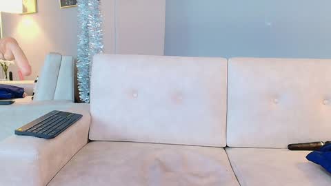 Snapshot of tokiomilf chatting on 01-12-25, 12:07 Tokio online show from 01-12-25, 12:07