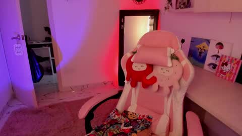 Snapshot of toky222 chatting on 03-04-25, 12:44 Tokyo online show from 03-04-25, 12:44