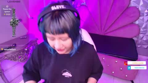 toky         online show from 11-19-25, 07:47