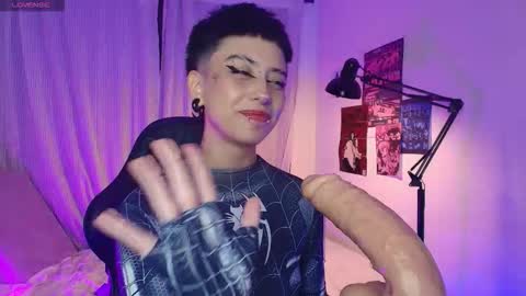 Snapshot of tokyo_blues chatting on 10-18-25, 07:53  Halsey  Sofii  online show from 10-18-25, 07:53