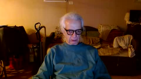 Snapshot of tom112292014 chatting on 12-21-25, 07:54 tom112292014 online show from 12-21-25, 07:54