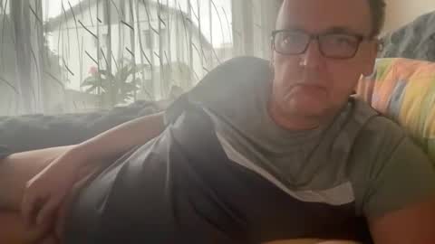 Tom online show from 10-17-25, 02:52