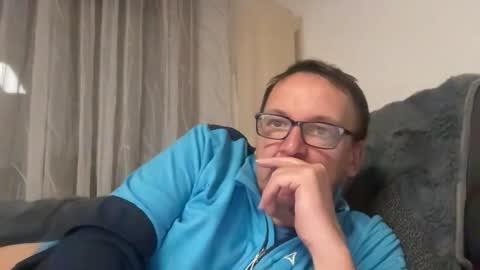 Snapshot of tom6644 chatting on 11-27-25, 05:26 Tom online show from 11-27-25, 05:26