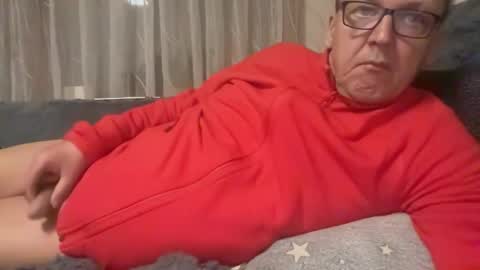 Snapshot of tom6644 chatting on 12-19-25, 07:15 Tom online show from 12-19-25, 07:15