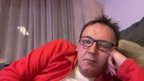 Snapshot of tom6644 chatting on 01-10-26, 09:16 Tom online show from 01-10-26, 09:16