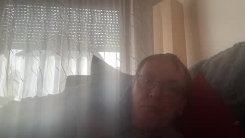 Snapshot of tom6644 chatting on 03-08-26, 01:59 Tom online show from 03-08-26, 01:59