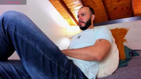   online show from 11-04-25, 01:21