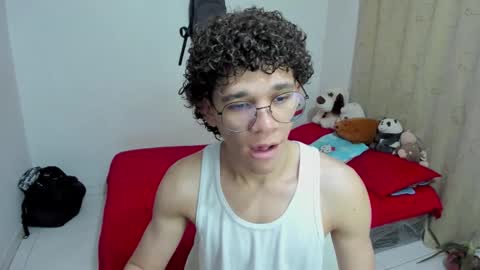 Snapshot of tom_blue10 chatting on 09-30-25, 12:21 Tom Blue online show from 09-30-25, 12:21