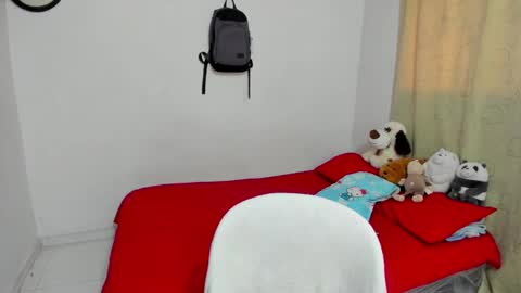 Snapshot of tom_blue10 chatting on 10-02-25, 01:07 Tom Blue online show from 10-02-25, 01:07