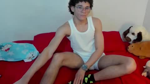 Snapshot of tom_blue10 chatting on 10-09-25, 05:22 Tom Blue online show from 10-09-25, 05:22