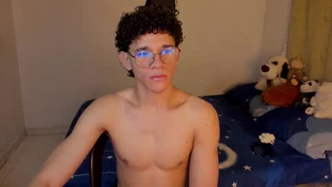 Snapshot of tom_blue10 chatting on 10-22-25, 10:59 Tom Blue online show from 10-22-25, 10:59