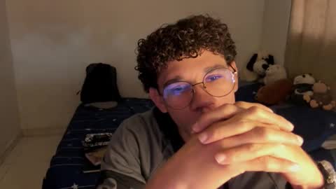 Snapshot of tom_blue10 chatting on 10-27-25, 04:33 Tom Blue online show from 10-27-25, 04:33