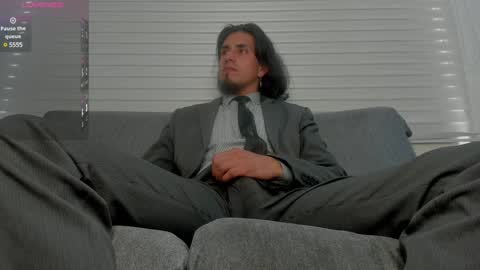 Snapshot of tom_blunt96 chatting on 12-17-24, 05:47 TOM online show from 12-17-24, 05:47