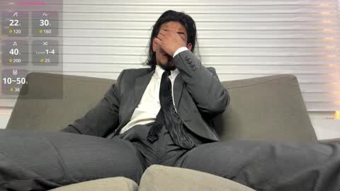 Snapshot of tom_blunt96 chatting on 01-10-25, 11:33 TOM online show from 01-10-25, 11:33