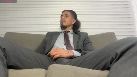 Snapshot of tom_blunt96 chatting on 01-19-25, 07:04 TOM online show from 01-19-25, 07:04