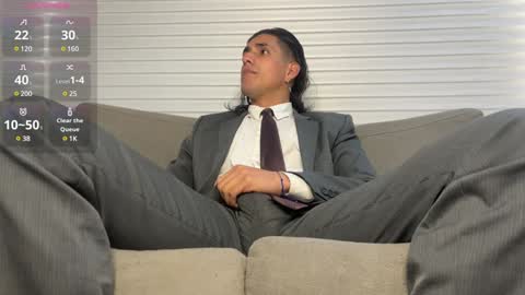 Snapshot of tom_blunt96 chatting on 01-22-25, 01:53 TOM online show from 01-22-25, 01:53