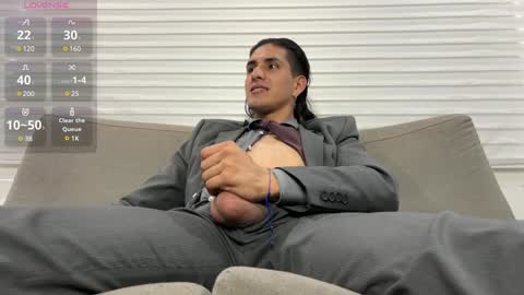 Snapshot of tom_blunt96 chatting on 02-01-25, 10:13 TOM online show from 02-01-25, 10:13