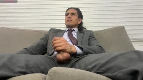 Snapshot of tom_blunt96 chatting on 02-05-25, 10:44 TOM online show from 02-05-25, 10:44