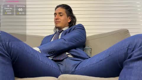 Snapshot of tom_blunt96 chatting on 02-12-25, 08:40 TOM online show from 02-12-25, 08:40