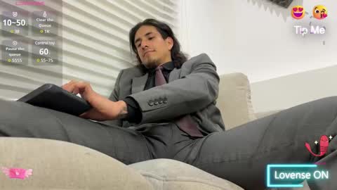 Snapshot of tom_blunt96 chatting on 02-24-25, 05:00 TOM online show from 02-24-25, 05:00