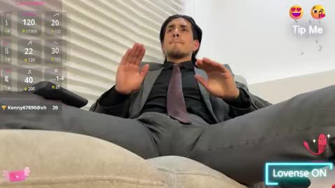 Snapshot of tom_blunt96 chatting on 02-25-25, 04:35 TOM online show from 02-25-25, 04:35