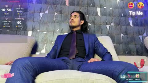 Snapshot of tom_blunt96 chatting on 02-28-25, 05:26 TOM online show from 02-28-25, 05:26