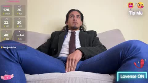 Snapshot of tom_blunt96 chatting on 03-08-25, 04:39 TOM online show from 03-08-25, 04:39