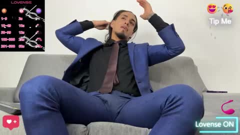 Snapshot of tom_blunt96 chatting on 09-13-25, 07:57 TOM online show from 09-13-25, 07:57