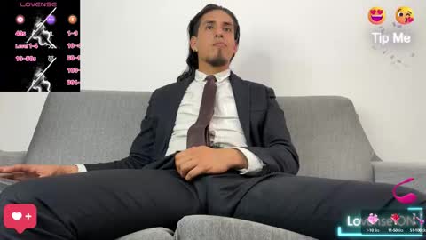 Snapshot of tom_blunt96 chatting on 09-17-25, 06:42 TOM online show from 09-17-25, 06:42