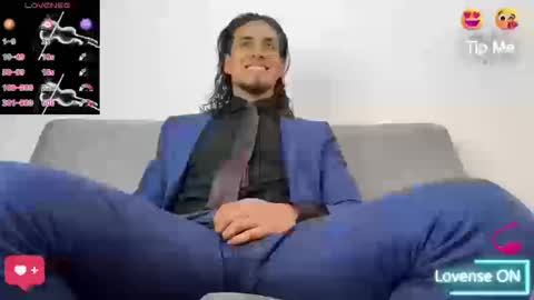 Snapshot of tom_blunt96 chatting on 09-18-25, 04:20 TOM online show from 09-18-25, 04:20