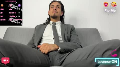 Snapshot of tom_blunt96 chatting on 10-02-25, 04:52 TOM online show from 10-02-25, 04:52