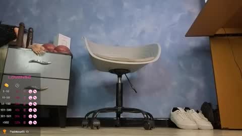 Snapshot of tom_brown12 chatting on 02-11-26, 12:54 Tom online show from 02-11-26, 12:54