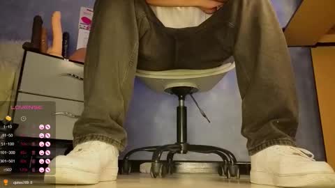 Snapshot of tom_brown12 chatting on 03-17-26, 04:06 Tom online show from 03-17-26, 04:06