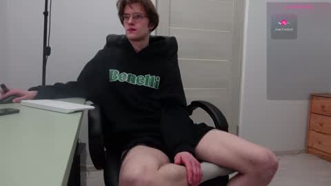 Snapshot of tom_chance chatting on 01-27-25, 02:31 tom online show from 01-27-25, 02:31