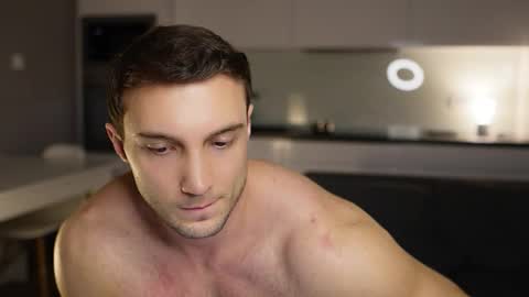 Tom online show from 12-17-25, 07:42