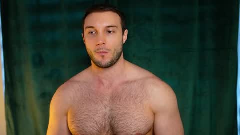 Snapshot of tom_fordd chatting on 05-19-26, 04:02 Tom online show from 05-19-26, 04:02