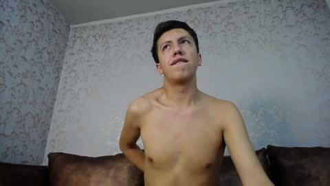 Tom online show from 04-09-26, 08:47