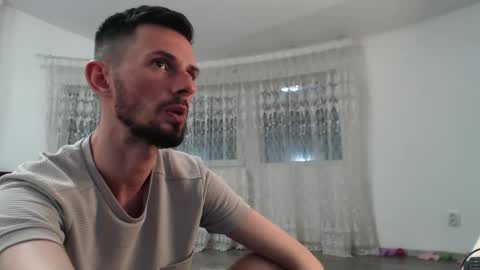 tom_michaelx online show from 10-02-25, 05:31