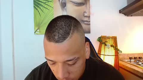 Tom muscle1 online show from 02-21-25, 11:55