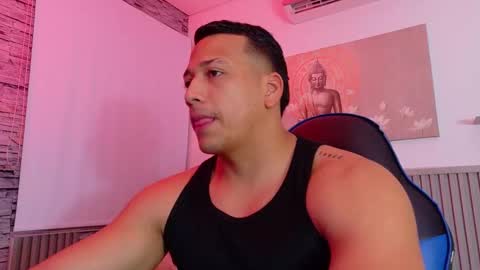 Tom muscle1 online show from 12-04-25, 11:52