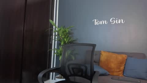 Tom Sin online show from 12-31-24, 06:57