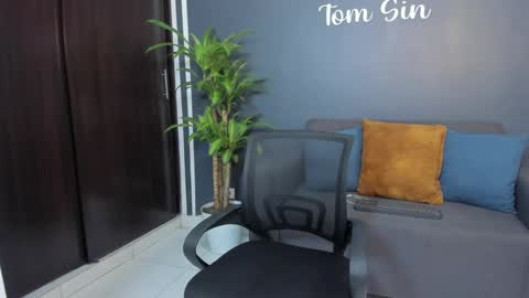 Tom Sin online show from 01-30-25, 01:44