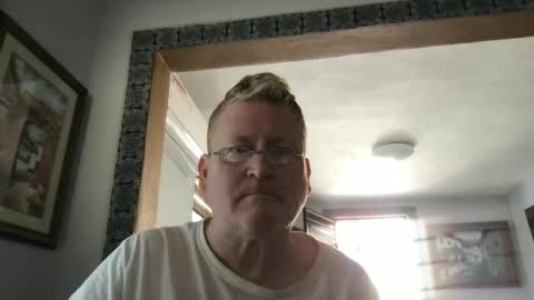 Hola online show from 01-31-25, 06:36